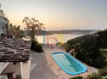 Casa · 550m² · 6 Quartos · 2 Vagas · Vendo Casa em Local Privilegiado