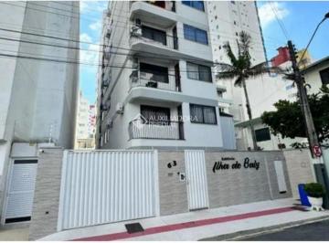 d25ae24a-b784-45d0-a37e-345ba07eac0b · Apartamento Diferenciado no Centro de Balneario Camboriu