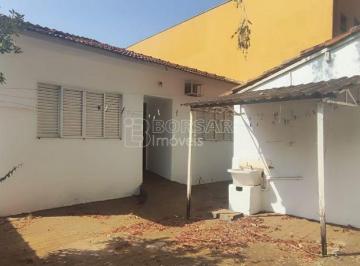 img0 · Casa comercial a venda no Centro de Araraquara. 5 dormitorios, 1 suite e garagem coberta.