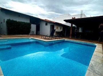 Casa · 240m² · 3 Quartos · 3 Vagas · Casa com 3 quartos à venda, bairro Cidade Jardim - Uberlândia/MG