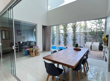 Casa · 250m² · 3 Quartos · 3 Vagas · Casa com 3 quartos à venda, Condominio Jardins Gênova - Uberlândia/MG