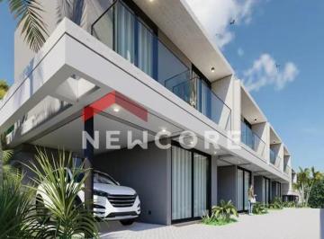 Casa · 105m² · 2 Quartos · 1 Vaga · Sobrado em   Rua Flamboyant - Morrinhos - Garopaba/SC