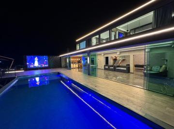 Foto 01 · LINDA CHACARA A BEIRA DA REPRESA DE IGARATA (PÉ NA AGUA), COM EXCELENTE CASA NOVA, MODERNA E TECNOLO
