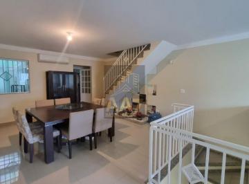 Casa · 156m² · 3 Quartos · 4 Vagas · Sobrado com 3 dormitorios e garagem para 4 carros.