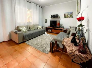 Casa · 120m² · 2 Quartos · 3 Vagas · Casa à venda no Marapé em Santos.
