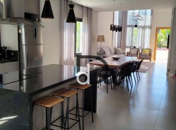 4023618446ee554ea3c7ebc61904f5060d17c943 · Casa de Condomínio com 3 Quartos à venda, 260m² - Morro Alto