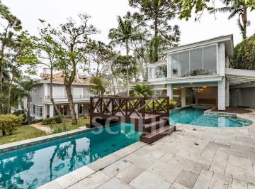 Casa · 1300m² · 5 Quartos · 8 Vagas · Casa de altíssimo padrão com 5 suítes dentro da Chácara Flora!