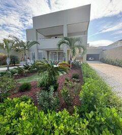 Casa · 480m² · 4 Quartos · 3 Vagas · Casa 4 suítes em Busca Vida, Camaçari/BA