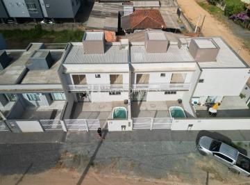 Foto 02 · Sobrado à venda em Barra Velha-SC: 2 quartos, 2 suítes, 1 sala, 3 banheiros, 1 vaga de garagem, 73,3