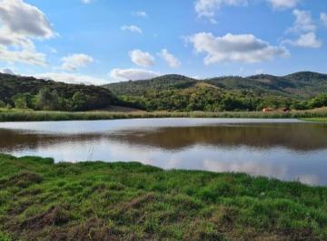 Rural · 363000m² · 2 Quartos · 1 Vaga · Sítio de 15 alqueires e lindo lago à venda em Atibaia