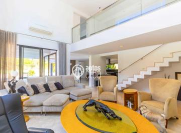 Casa · 526m² · 4 Quartos · Casa à venda - em Pilarzinho
