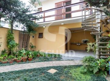 Casa · 318m² · 3 Quartos · 3 Vagas · Sobrado a venda com 3 suítes, 3 vagas e quintal no Jabaquara