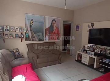 Casa · 180m² · 3 Quartos · 2 Vagas · Casa bem localizada, com 03 dormitórios tipo apartamento no bairro Jardim Planalto
