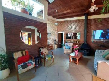 1 · Linda casa térrea em viamão composta por 3 dormitórios proximo ao centro.