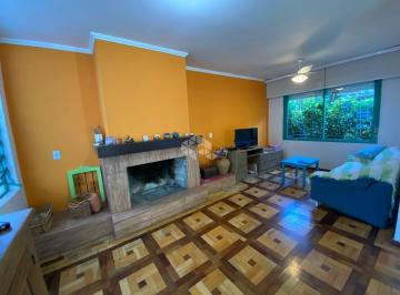 277127_ibPr7Yl5xQ9_27712763ff4857bb8a3.jpg · Casa com 5 dormitórios sendo 3 suítes no bairro Guarujá.