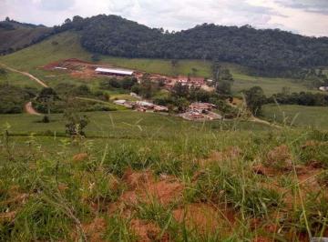 fazenda-com-4-quartos-a-venda-em-barbacena-correia-de-almeida12110010.jpeg · Fazenda à venda em Barbacena, Correia de Almeida, com 4 quartos, 30,2357ha