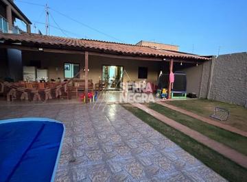 Foto 01 · Casa de 3 quartos (uma suíte), na laje.