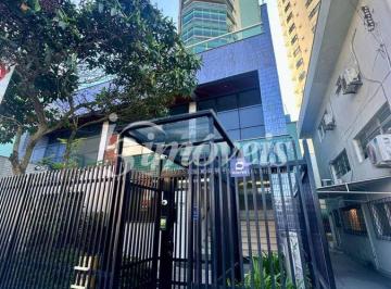 Apartamento · 371m² · 4 Quartos · 2 Vagas · Apartamento de quatro dormitórios sendo duas suítes com 255 m² privativos, centro, Itajaí, SC.