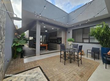 Casa · 179m² · 3 Quartos · 4 Vagas · Casa de condominio à venda em Uberaba- Estância dos Ipês