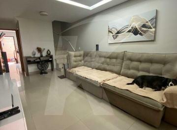 Casa · 90m² · 3 Quartos · 2 Vagas · Sobrado com 3 Dormitórios,  sendo 1 Suíte, 2 vagas na Vila Nivi