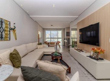 Apartamento · 143m² · 4 Quartos · 3 Vagas · Apartamento mobiliado à venda com 04 dormitórios no Centro de Balneário Camboriú.