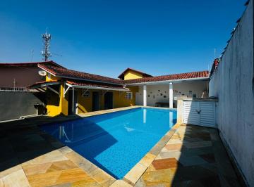 Casa de 3 quartos, Itanhaém · Casa Jardim Grandesp com piscina em Itanhaém