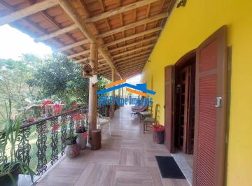Casa · 243m² · 2 Quartos · 3 Vagas · CONFORTO E SUSTENTABILIDADE: CASA COM 2 SUÍTES