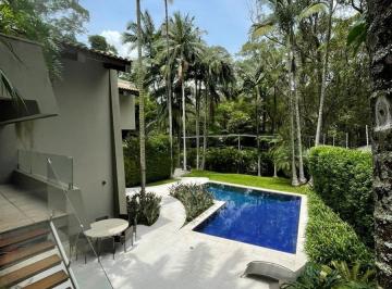 Foto 01 · Casa no Morumbi com 2200m2 de terreno e 998m2 área construída. 4 suítes, piscina, adega, churrasquei