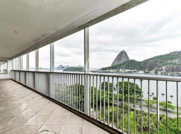 VARANDA · 4 quartos, 6 banheiros, 2 dependências, 2 vagas, 490 m2 em rua nobre do Flamengo com vista.