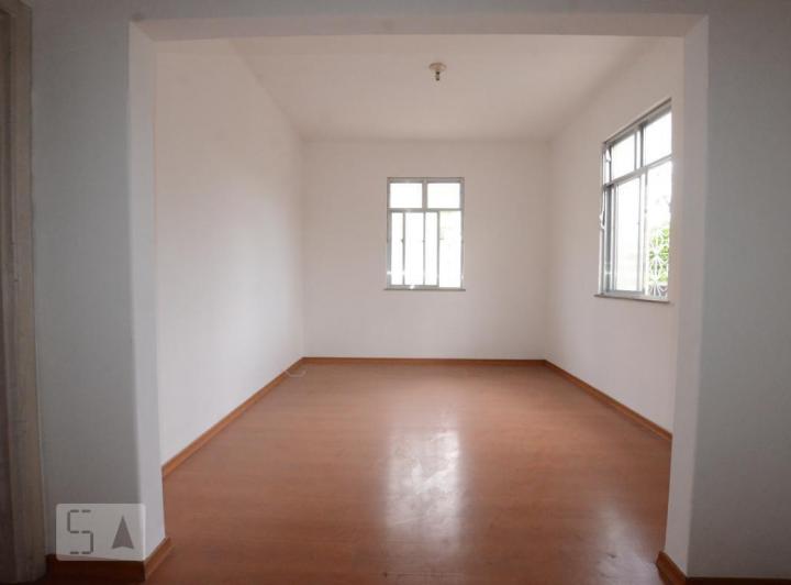 Foto do imóvel - Aluguel de casa com 2 quartos, quintal, na Vila Kosmos