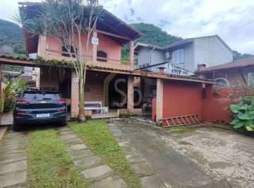 Casa · 255m² · 5 Quartos · 5 Vagas · Sobrado à venda em Ubatuba a 700m da Praia do Lázaro