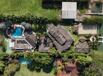 Casa · 1000m² · 10 Quartos · 8 Vagas · Linda casa de luxo em condomínio com 10 quartos em Mangaratiba!