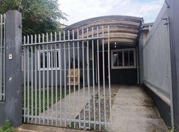 4925842500.jpg · Casa residencial com 03 dormitórios para alugar - R$ 3.090,00 / mês + taxas Boqueirão - Curitiba/PR
