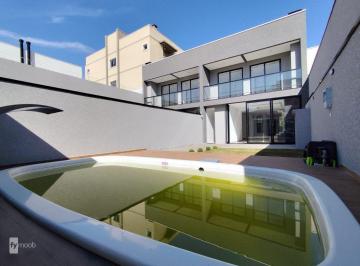 Casa · 162m² · 3 Quartos · 3 Vagas · Sobrado alto padrão, com piscina, 03 quartos, Araucária.