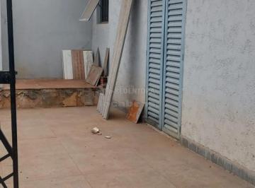 Casa · 200m² · 2 Quartos · 2 Vagas · Venda de casa com 03 dormitórios no bairro Dom Lafaiete