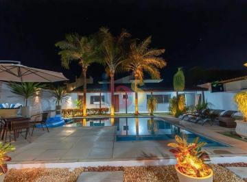 Casa · 220m² · 6 Quartos · 2 Vagas · Vendo Casa com 6/4 no Outeiro da Glória