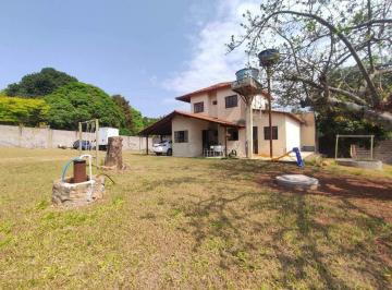 Casa · 260m² · 5 Quartos · 5 Vagas · Sobrado com 5 Quartos e Ampla Área Verde – Qualidade de Vida Perto de Brasília!