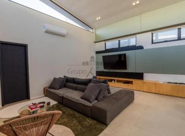 Casa · 561m² · 3 Quartos · 2 Vagas · Casa em Condomínio - Santana de Parnaiba - 3 Suites - 280m².