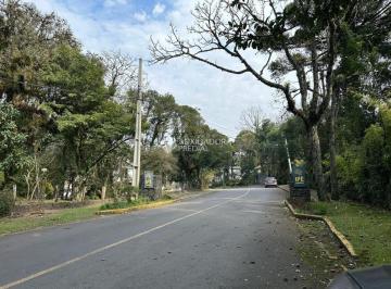 01 · Terreno plano a venda em Gramado.