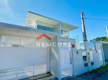 Casa · 165m² · 3 Quartos · 3 Vagas · Sobrado em Rua Mamoré - Zimbros - Bombinhas/SC