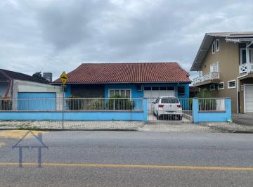 Foto 02 · Casa espaçosa no Iririu