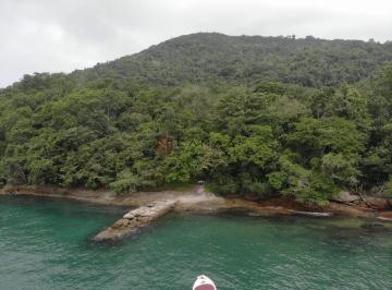 Terreno · 160000m² · Espetacular terreno com praia de águas cristalinas em Ilha Grande-RJ