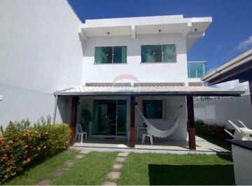 Casa · 177m² · 4 Quartos · Casa à venda em condomínio fechado há apenas 150m da praia,