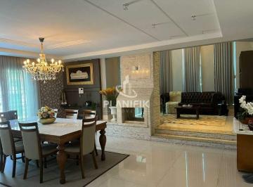 Casa · 385m² · 4 Quartos · 2 Vagas · BELÍSSIMA CASA NO CENTRO DE BRUSQUE