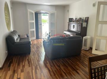 Casa · 210m² · 4 Quartos · 4 Vagas · Sobrado estilo europeu no Jardim França, 4 dormitórios, 2 suítes, 4 vagas,. Estuda permuta.