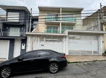 Casa · 257m² · 3 Quartos · 4 Vagas · Sobrado para locação próximo ao Colégio Salesiano Santa Teresinha, com 3 suítes e 4 vagas.