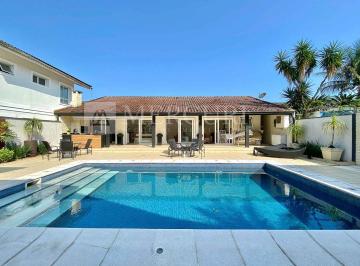 233cd81522c623aa3467ad58583f13deb896fe52 · Casa no Guarujá, Jardim Acapulco, Condomínio Fechado, 4 Quartos, Sendo Suítes e  Sacada com Piscina 