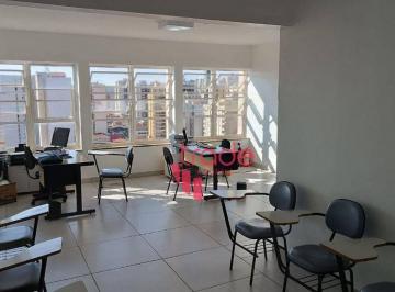 1fab7d68b2a89945f3ee9de5cd13426ccb87fbff · Sala Comercial para Vender ou Alugar no Bairro Centro em Ribeirão Preto com Entrada de Luz Natural.