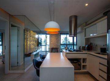 2 quartos para venda na Avenida Boa Viagem · Apartamento mobiliado à venda em Boa Viagem com 2 quartos e varanda