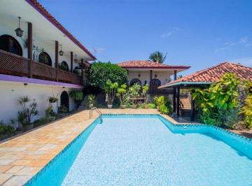 Casa para vender com 5 quartos em Piedade · Casa à venda em Jaboatão com 05 Quartos